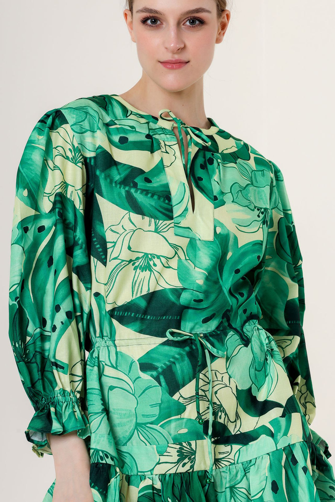 Designer Emerald Green Dress With Sleeves | Ladies Knee Length Dresses Medium / Green Designer Emerald Green Dress With Sleeves | Ladies Knee Length Dresses Medium / Green